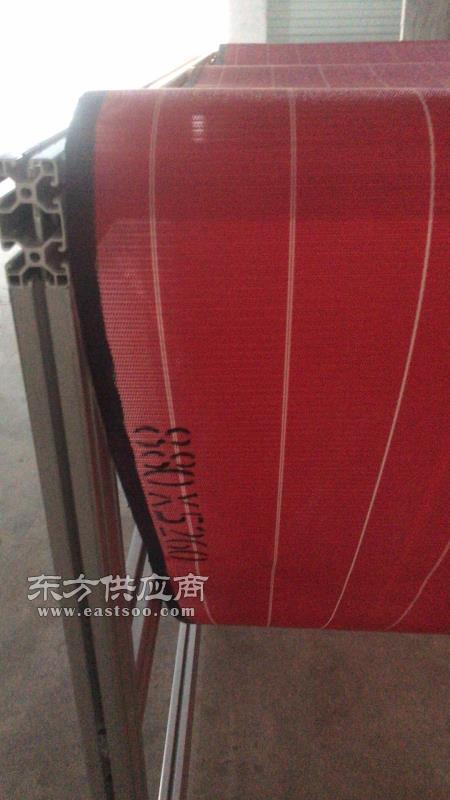 專(zhuān)業(yè)生產(chǎn)手套熔噴布機(jī)器用紅色聚酯網(wǎng)帶 輸送帶 熔噴布輸送網(wǎng)簾圖片